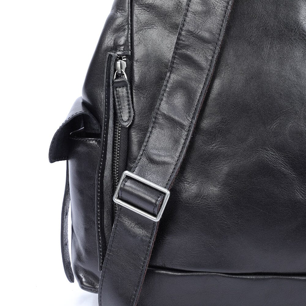 Kleiner schwarzer Lederrucksack | BODO