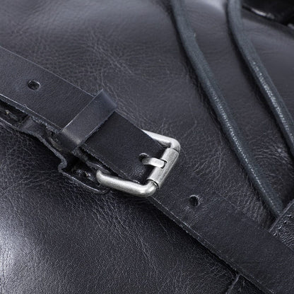 Kleiner schwarzer Lederrucksack | BODO