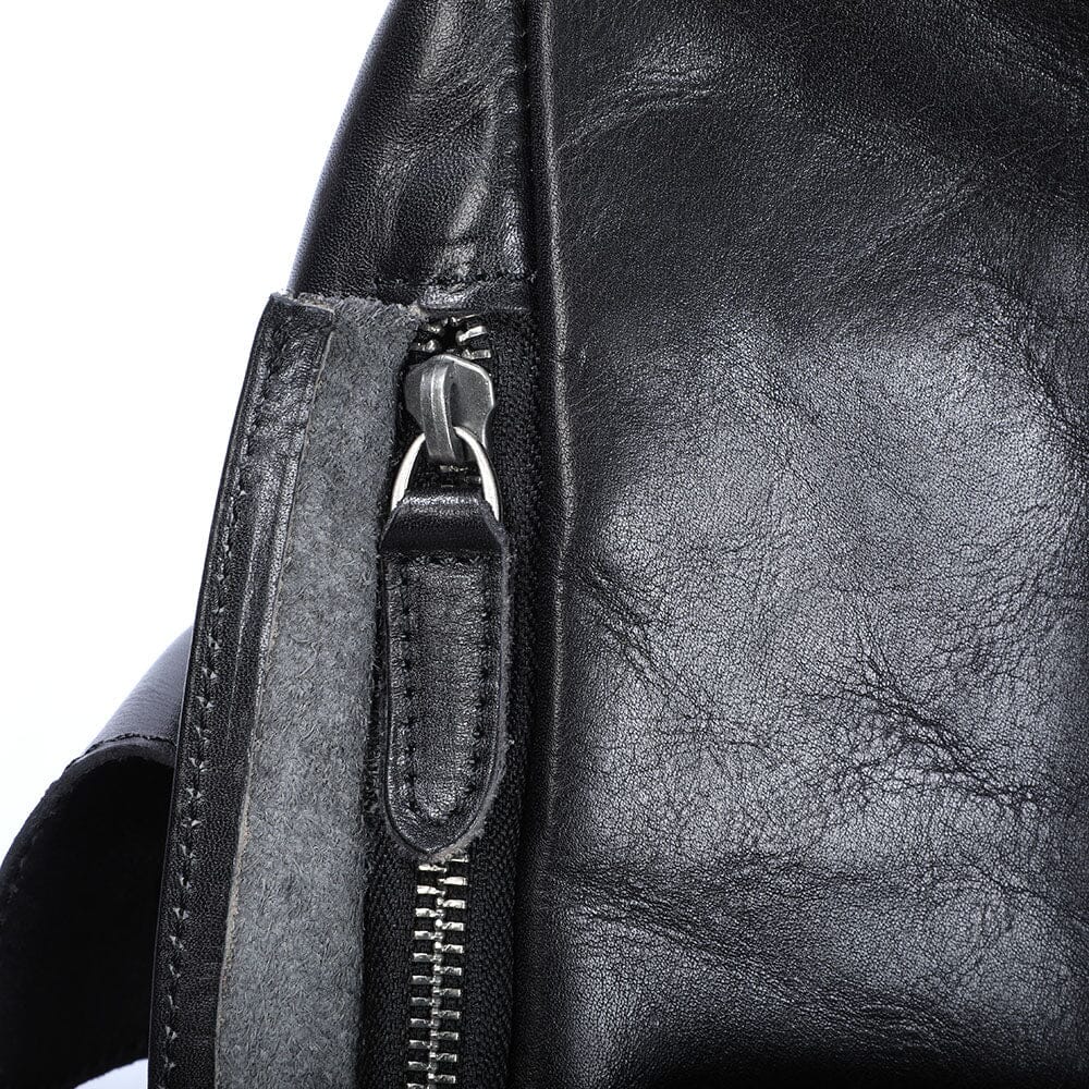 Kleiner schwarzer Lederrucksack | BODO