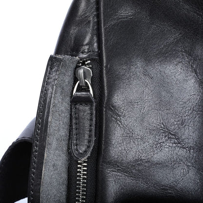 Kleiner schwarzer Lederrucksack | BODO